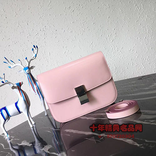 賽林Box手袋 被它的復(fù)古魅力所吸引？