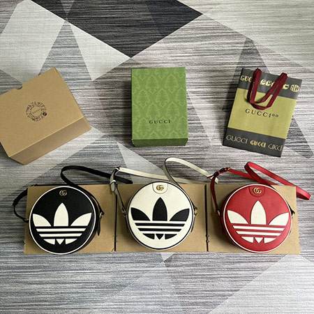 Adidas和古奇聯名系列小圓包圓餅包