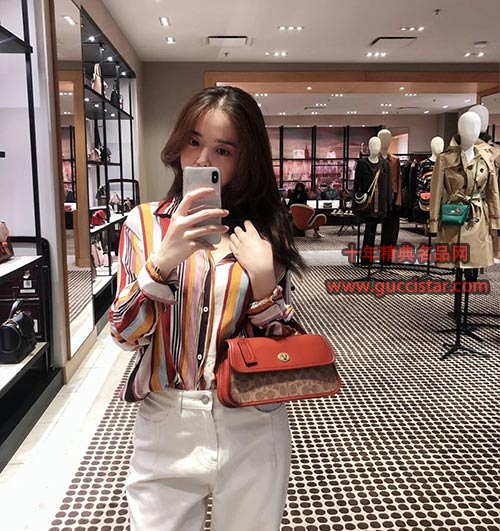 蔻馳經典標志帆布旋鎖女士手包斜挎包