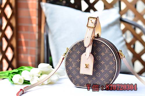 lv圓餅包圓型包可以在任何時(shí)尚的目的地使用