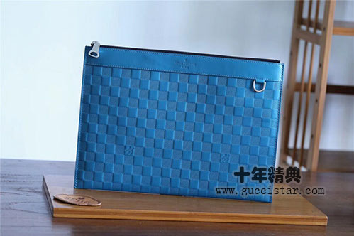 lv手抓包 全皮壓格壓花手抓包 大號手拿包
