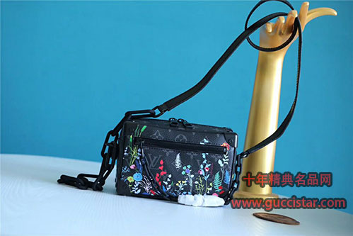 lv黑花花朵MINI SOFT TRUNK軟盒子包M44480