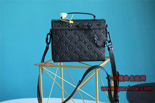 lv全皮壓花盒子包M61117 MINI SOFT TRUNK手袋