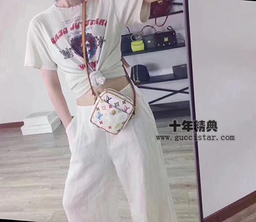 lv白三彩相機(jī)包 村上隆合作限定款lv小挎包