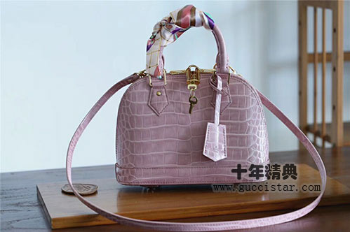 鱷魚紋Alma BB貝殼包N93554 經典而奢華