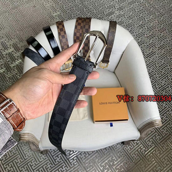 LV褲帶 男款<a href=/tags/lvbelt.html target=_blank class=infotextkey>lv腰帶</a> 帥氣的造型散發出優雅的氣息