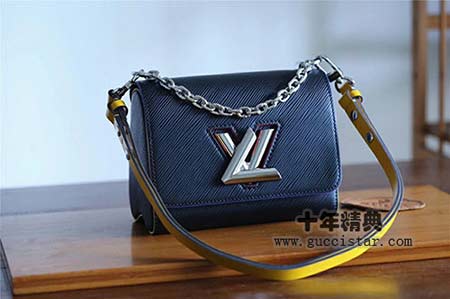 lv twist手袋 黑色水波紋牛皮女士鏈條包