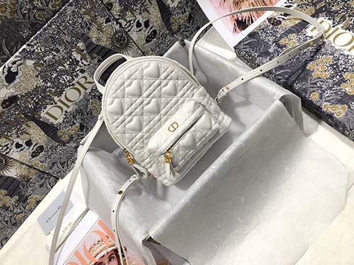 七夕款Dior Backpack小號雙肩背包時尚現(xiàn)代 愛心形狀設計