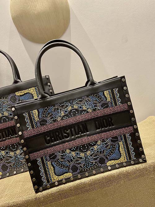 Dior book tote全皮全手工立體刺繡購物袋 行走的藝術品